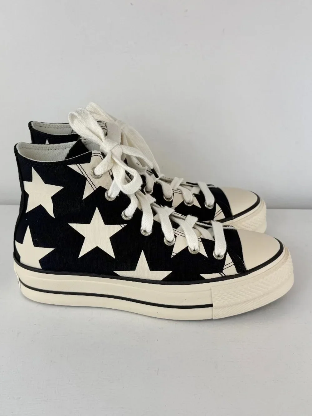Women's 9 - Converse Chuck Taylor All Star Lift Large Stars - A09903C